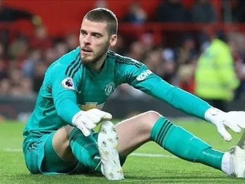 Mắc sai lầm 3 trận liên tiếp, Young nói lời thật lòng về De Gea