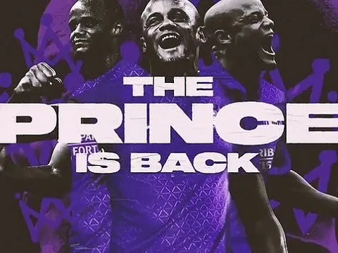 Mái nhà xưa chào đón Kompany theo phong cách không thể ấn tượng hơn