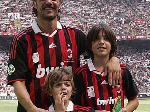 Maldini đăng đàn 'dằn mặt' con trai sau trận ra mắt cho Milan