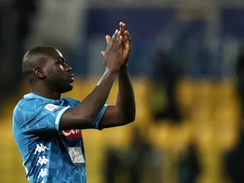 Man Utd để sẵn 150 triệu bảng cho 2 ngôi sao Serie A