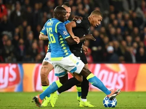 Man Utd, Real nhận "trái đắng" từ thương vụ "siêu trung vệ 130 triệu"