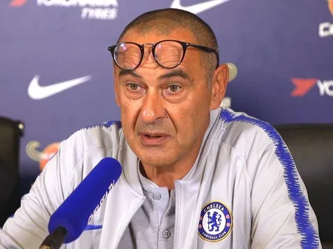 Cuối cùng, Sarri buộc phải thừa nhận "sự nghi ngờ" quen thuộc tại Chelsea