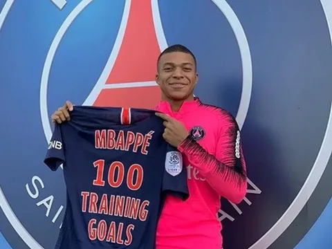 Mbappe bị chỉ trích vì ăn mừng bàn thắng thứ 100 trên sân tập