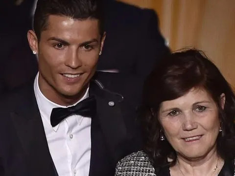 Mẹ Ronaldo nói lời không thể tin về Juventus
