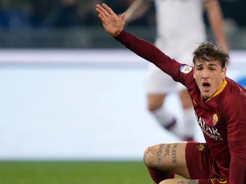 Mẹ Nicolo Zaniolo phẫn nộ vì con trai bị "nhét chữ vào miệng"