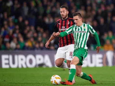 "Messi Betis" bật đèn xanh, Man Utd chờ gì mà không đón về Manchester?