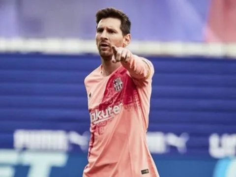 Messi "gật đầu", Barca từ bỏ Griezmann đón "máy chạy" vô địch nước Anh