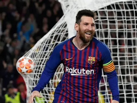 Messi sút phạt thần sầu, huyền thoại Man United phản ứng 'khó tin'