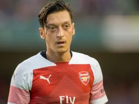 Bán Ozil, Arsenal chịu lỗ số tiền lớn hơn cả ngân sách chuyển nhượng