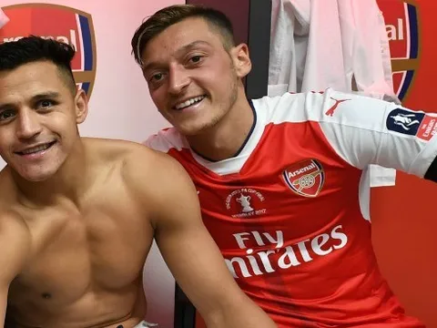 SỐC! "Thảm họa" Man Utd vẫn kiến tạo giỏi hơn Ozil