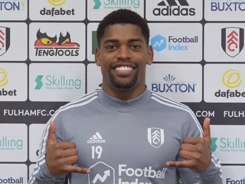 CHÍNH THỨC: Wolves bán đứt "kẻ thay thế Martial"