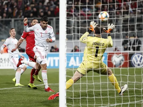 Morata tung chiêu giúp Tây Ban Nha giành 3 điểm trên sân khách