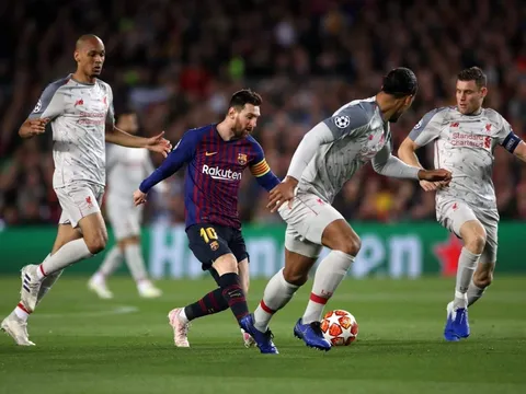 Van Dijk và 2, 3 cầu thủ Liverpool vây ráp vẫn không kèm nổi Messi