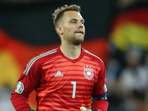 Một Neuer đang có mùa giải tệ nhất vừa phá kỷ lục tồn tại 40 năm