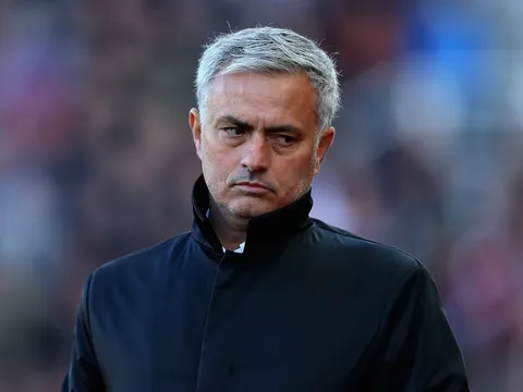 Jose Mourinho tiết lộ bến đỗ mới, có thể là bại tướng của Man Utd