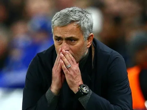 Mourinho: "1 quyết định đau đớn. Cậu ấy làm tôi suy nghĩ rất nhiều"