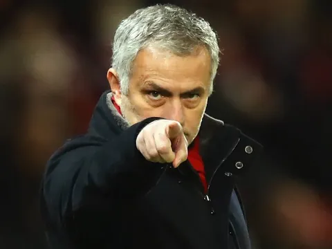 Mourinho: "Đó sẽ là trận cuối cùng cậu ấy khoác áo Chelsea"