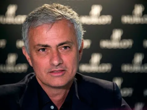 Mourinho đưa ra cảnh báo đáng lo ngại cho Man City và Liverpool