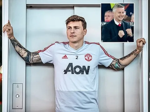 "Mourinho muốn 1 trung vệ mới nhưng giờ tôi hạnh phúc với Solskjaer"
