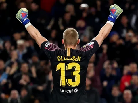 MU lưu ý! Thêm một CLB nhòm ngó "người thay thế" De Gea