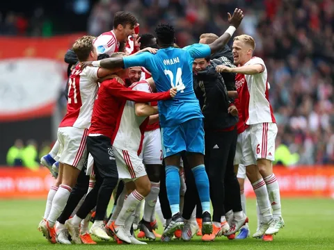 Mục tiêu Man United có vai trò mới trong ngày Ajax 99% vô địch Eredivisie