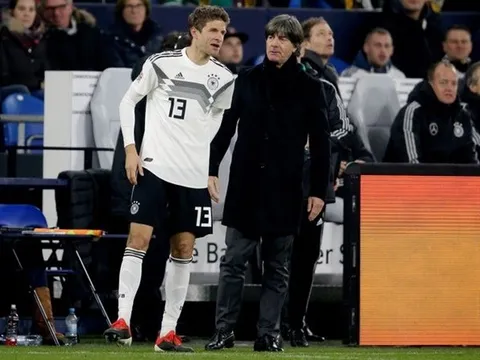 Muller bất ngờ "phản pháo" thuyền trưởng tuyển Đức