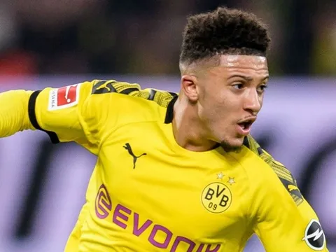 Muller: "Chẳng có ai tại Bundesliga vừa giỏi đi bóng vừa giỏi đưa ra quyết định như cậu ta"