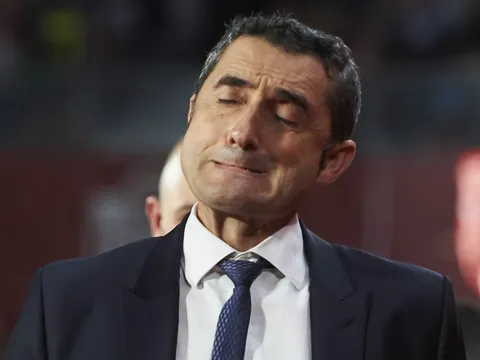Mundo Deportivo: BLĐ Barca xử trảm Valverde, đã rõ "kẻ thay thế"