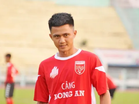 Nâng cấp hàng thủ, Long An "tậu" hòn đá tảng của SHB Đà Nẵng
