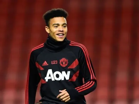 Này 'tiểu Persie', có thấy cảnh báo từ Man Utd chưa?