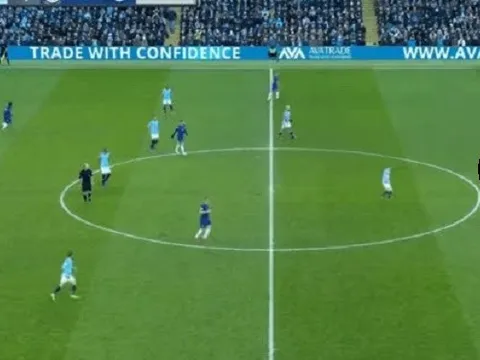 'Khi mới bắt đầu, chẳng ai muốn tôi đá hậu vệ cả'