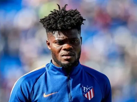 Người đại diện lên tiếng, MU đếm ngày xa mục tiêu số một