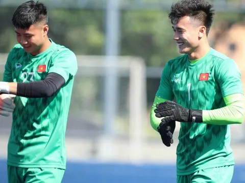 “Người gác đền” U23 Việt Nam: Tướng Park chọn Tiến Dũng hay Văn Toản?