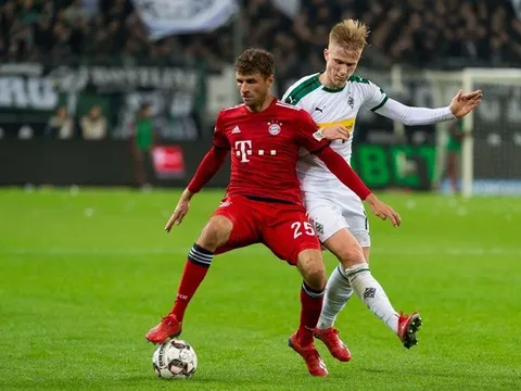 Người hùng thất sủng nói gì khi giúp Bayern thắng trận?