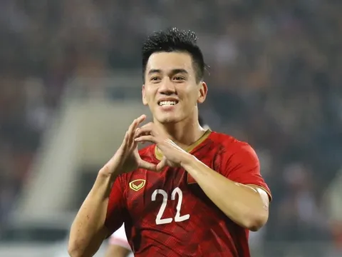 Nguyễn Tiến Linh “nắn gân” đối thủ U23 UAE