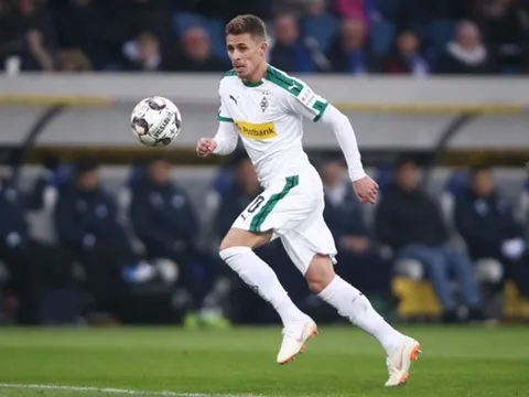 Nhằm lật đổ Bayern và ôm mộng đế vương, Dortmund quyết tâm cải tổ