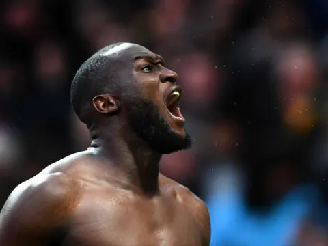 Nhấn chìm 2 siêu phẩm của Southampton, Lukaku đưa Man United áp sát top 3