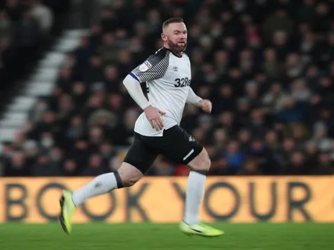 Nhìn lại màn trình diễn của Wayne Rooney trước Barnsley