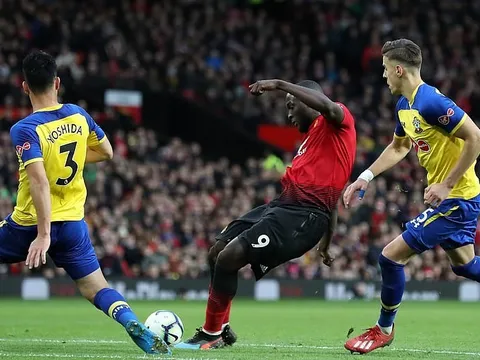 Nhìn Lukaku dứt điểm, đủ để thấy tầm vóc của Solskjaer