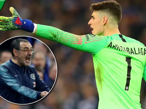 Nhìn Sir Alex dạy dỗ học trò, mới thấy Sarri không còn trụ lâu ở Chelsea sau sự cố Kepa
