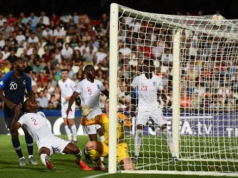 Nhìn Wan-Bisssaka thể hiện, Man Utd có còn muốn quyết tâm không?