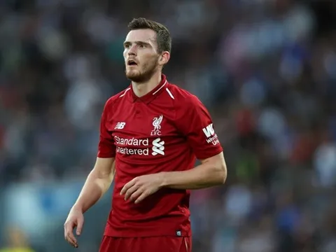 NHM chê trách vì hành động ngu ngốc của Robertson