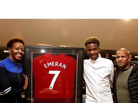 Nhờ Rooney, Man Utd đã đánh bại cả Barcelona lẫn PSG