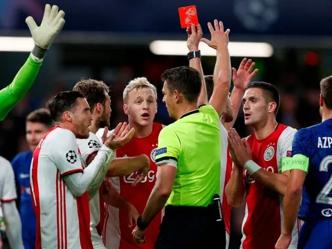 CHOÁNG: Trọng tài UEFA thừa nhận đã mắc sai lầm, giúp Chelsea đi tiếp ở C1