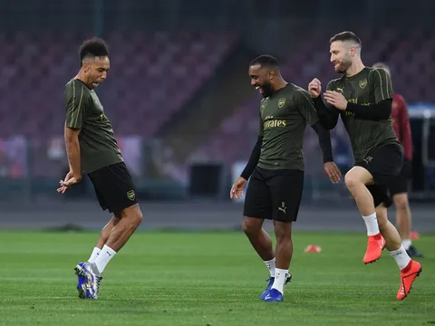 Dàn sao Arsenal muôn vàn biểu cảm phấn khích chờ làm rạng danh bóng đá Anh