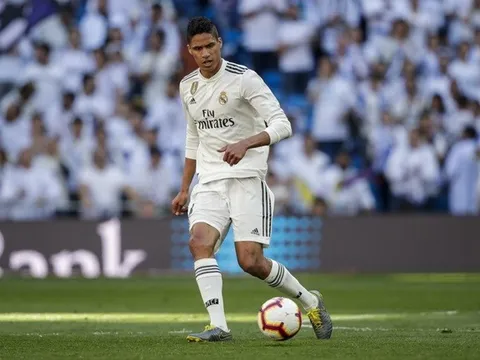 Nóng! Đại diện Varane xác nhận tương lai, Man Utd ngồi im "chờ thời"