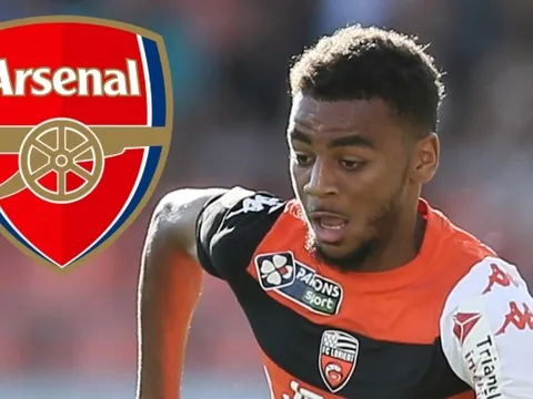 NÓNG: 'Henry 2.0' đặt chân đến London, Arsenal xong tân binh đầu tiên?