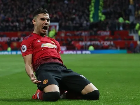 Nóng! Man Utd ra quyết định "then chốt" với tương lai của sao Brazil
