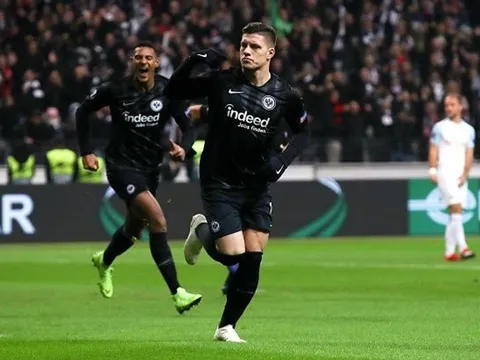 Nóng! Man Utd tranh tiền đạo ghi 15 bàn/ 24 trận với Barca