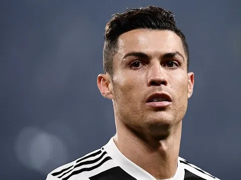 Nóng: Ronaldo nhận hung tin trước thềm tứ kết Champions League